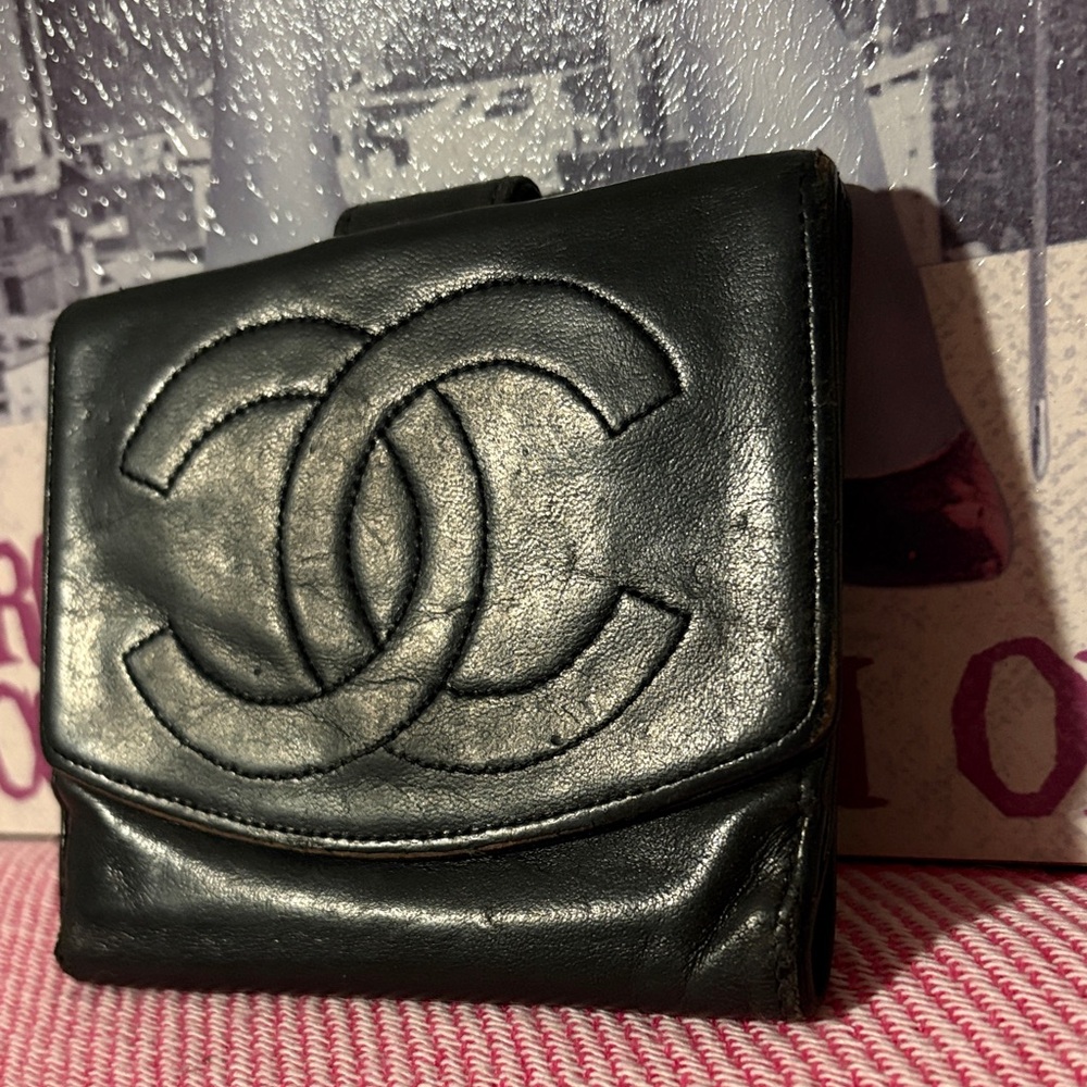 Black Chanel Logo Caviar Leather Wallet - button issue - 100% AUTHENTIC